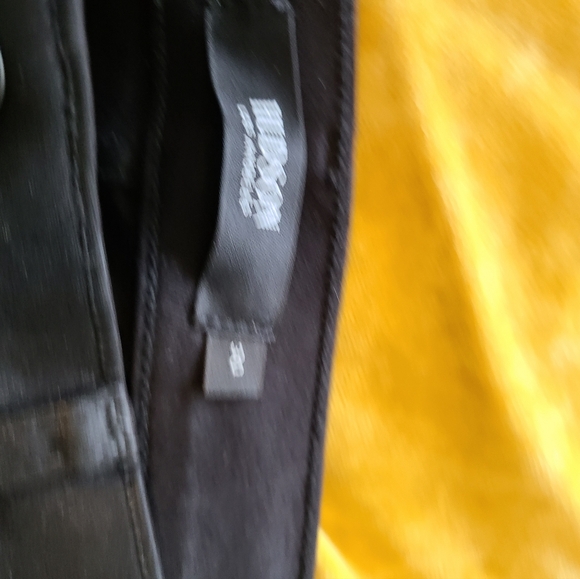 Hudson Womans Coated Black Jeans. Size 30 - Picture 4 of 6